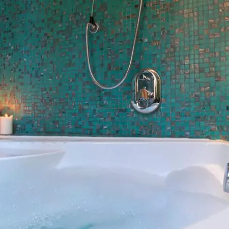 Center “ Arco Dei Gigli “