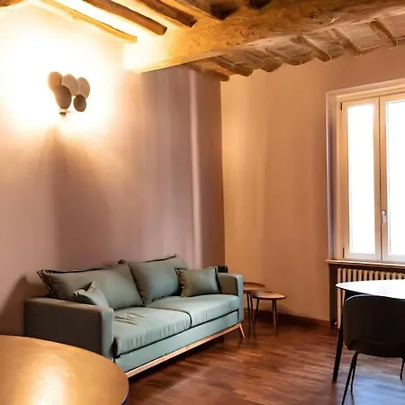 Center “ Arco Dei Gigli “ Perúgia