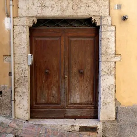 Center “ Arco Dei Gigli “ Perúgia