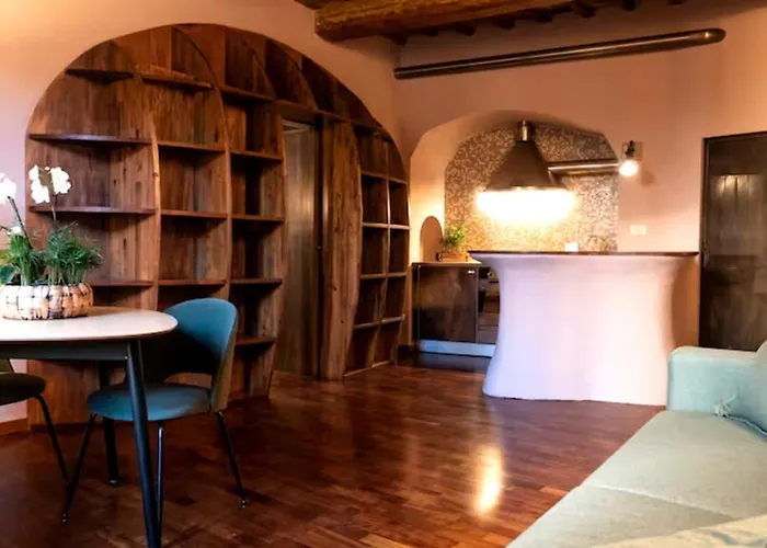 Center “ Arco Dei Gigli “ *