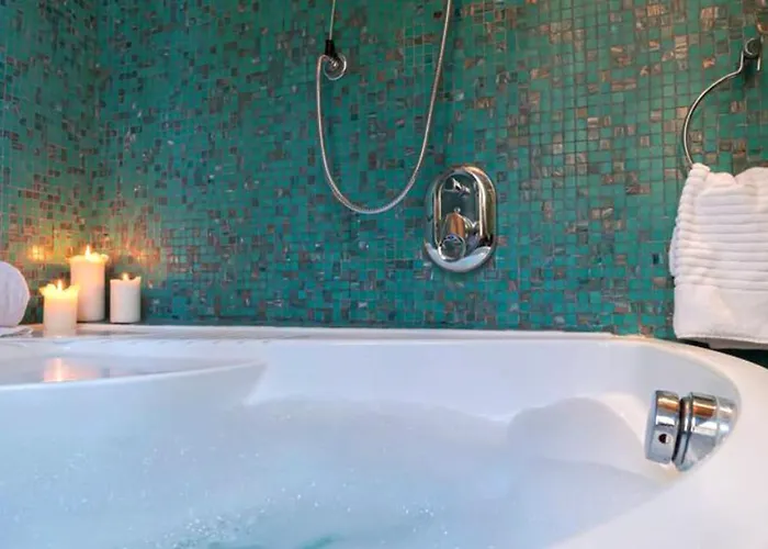 Center “ Arco Dei Gigli “